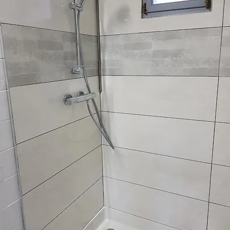 Les Souchottes, Charmante Maisonnette *