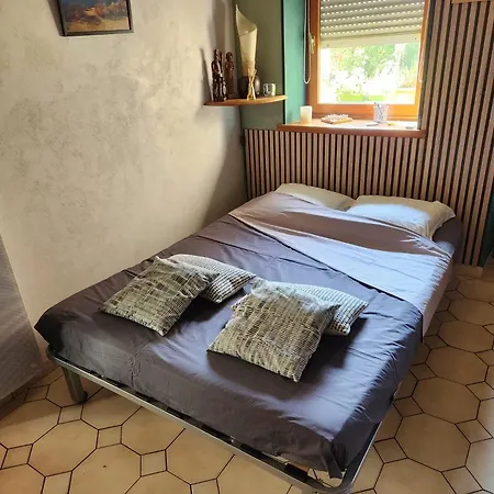 Les Souchottes, Charmante Maisonnette דירה